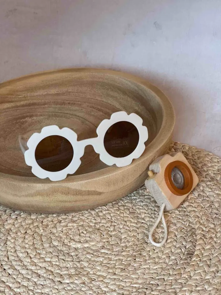 Een baby zonnebril die veiligheid en stijl combineert 3 baby zonnebril beige