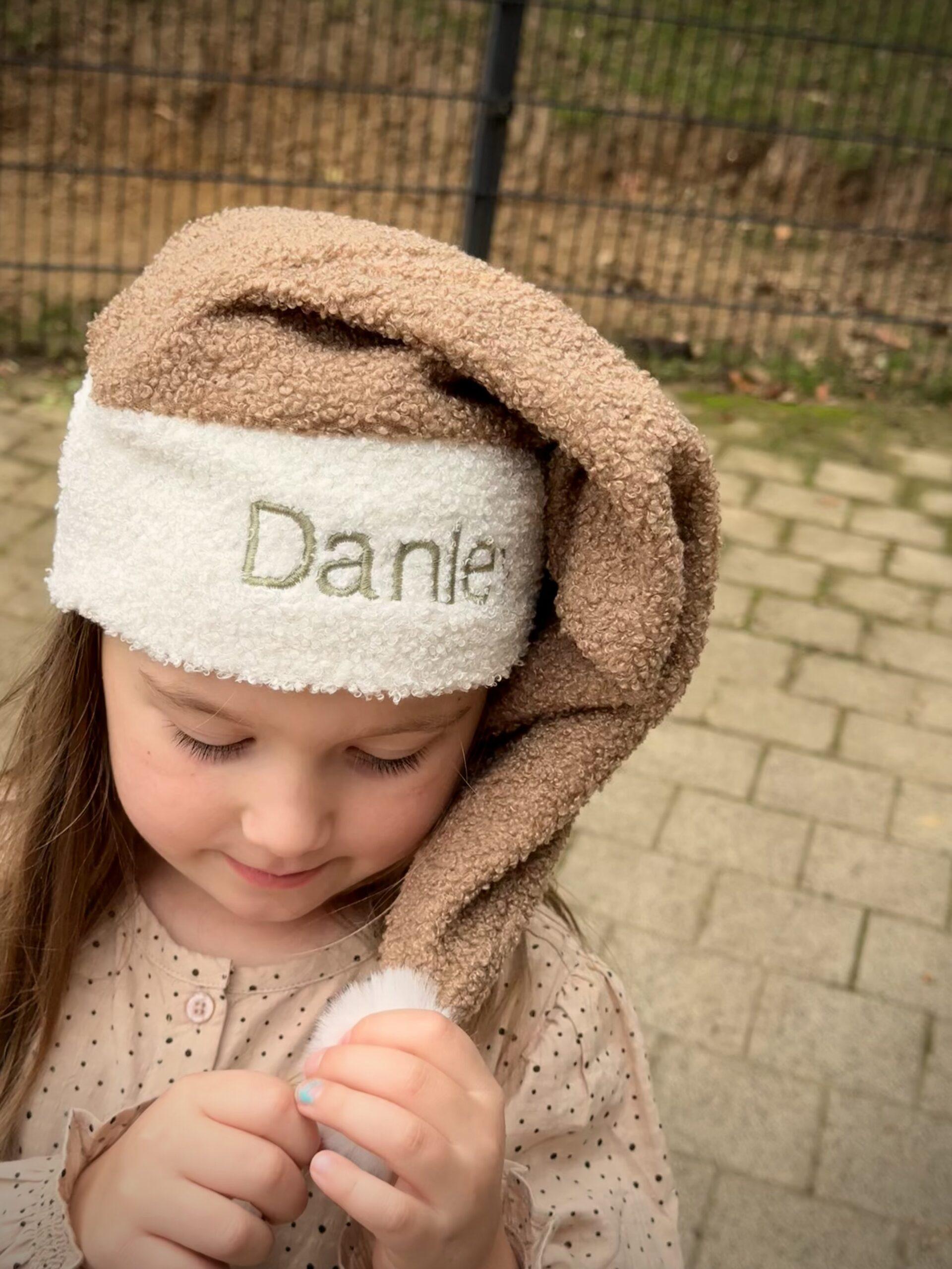 Kerstmuts met naam camel 1 Kerstmuts met naam camel