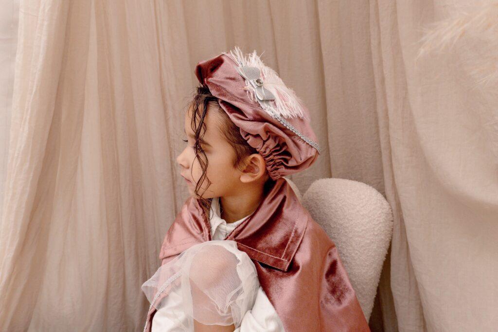 Pietenmuts en cape 2 Luxe pietenmuts oud roze met naam