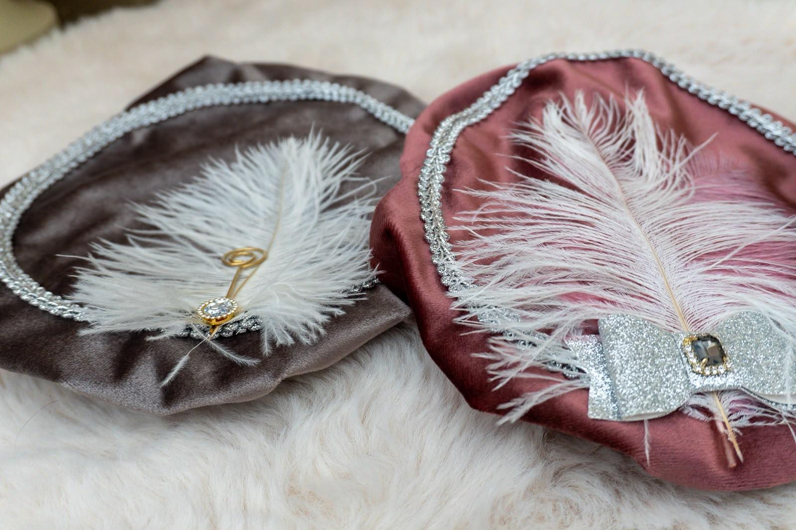 Luxe pietenmuts taupe met naam 4 Luxe pietenmuts taupe en oud roze met naam