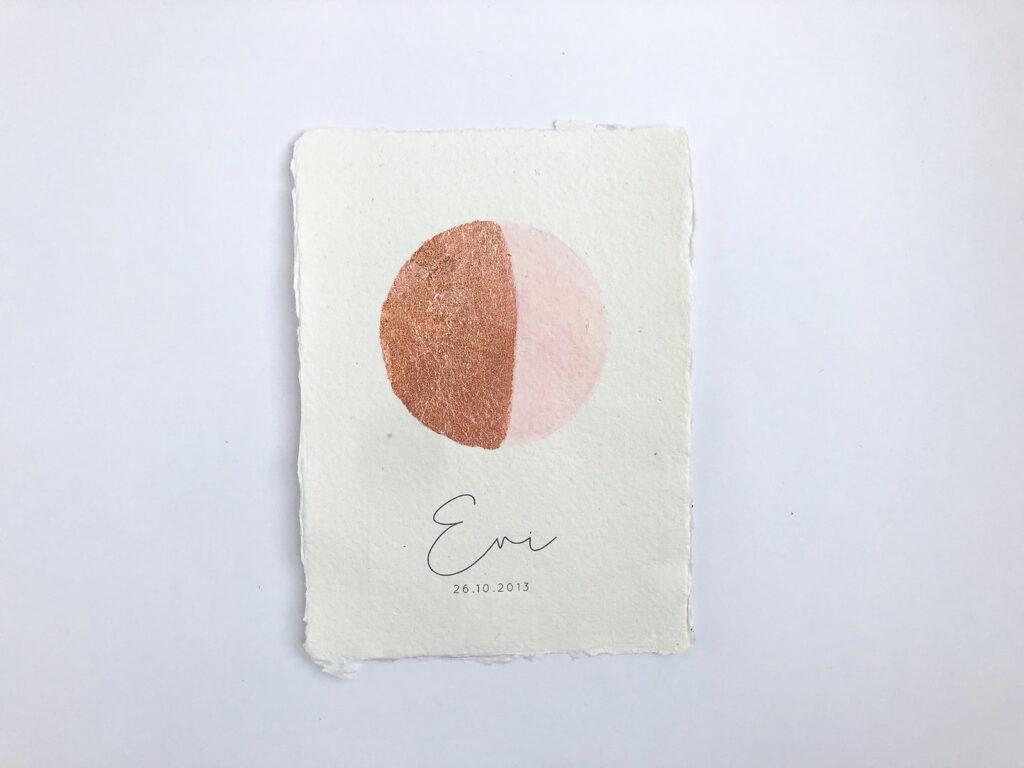 Studio Pien gestopt met maanposters? Vind de originele stijl nu bij Lyvana Design! 6 Rose goud en roze maanstand poster